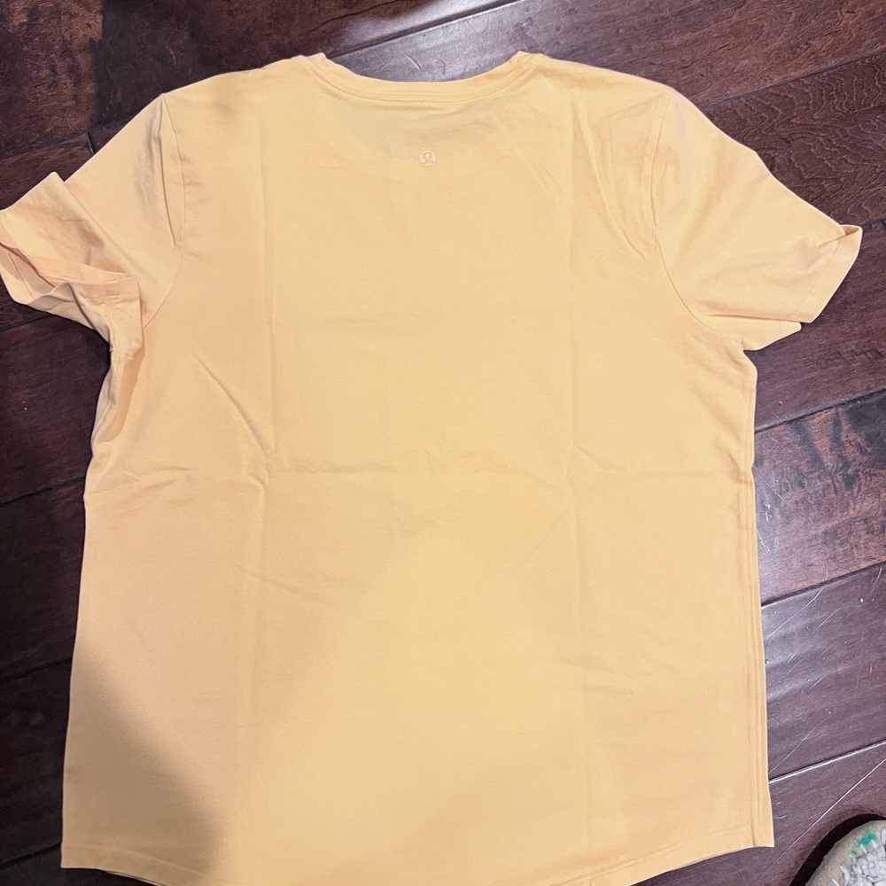 Lululemon T-shirt